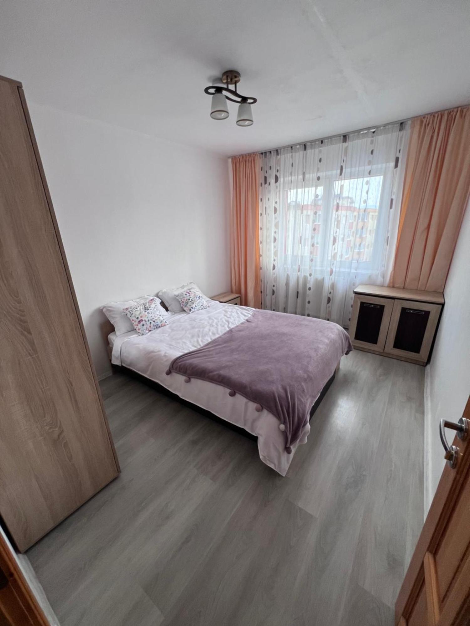 3 Apartment *