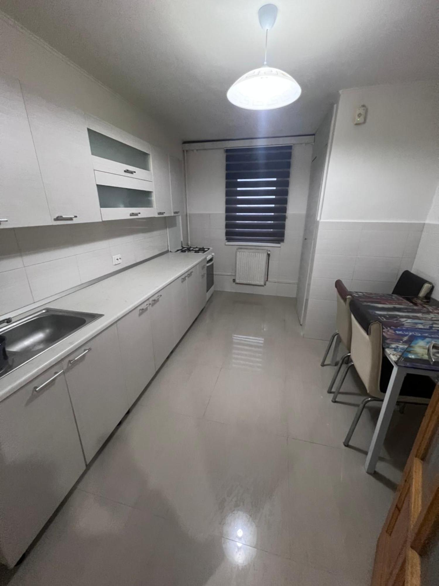 Apartment 3 *